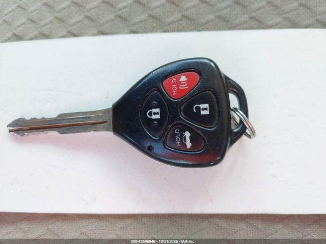 Toyota Camry Le Image 16