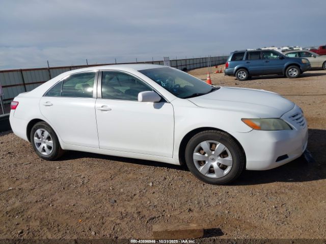 Toyota Camry Le Image 10