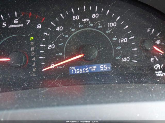 Toyota Camry Le Image 13