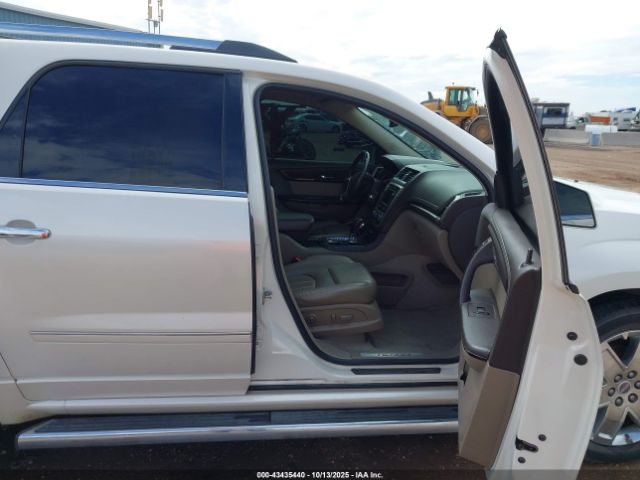 GMC Acadia Denali Image 16