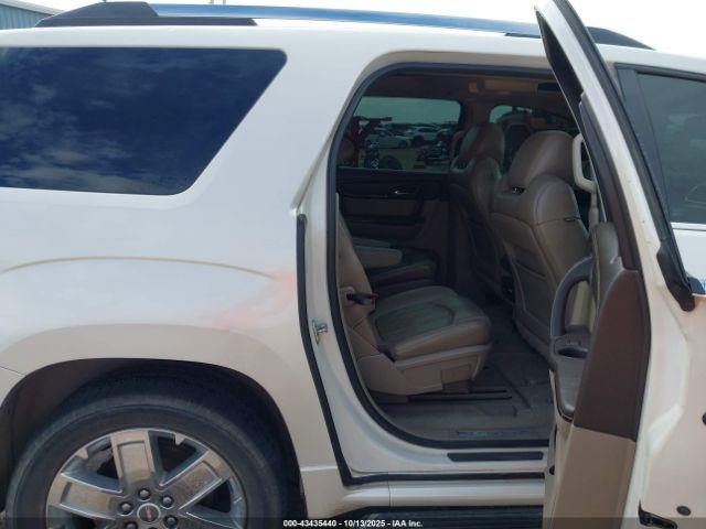 GMC Acadia Denali Image 7