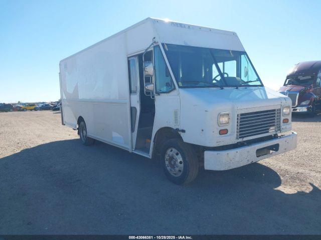  Salvage Freightliner Mt45g