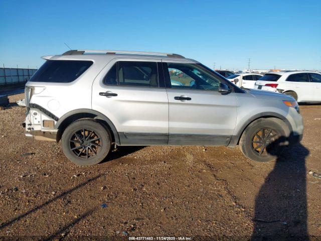 Ford Explorer Xlt Image 8