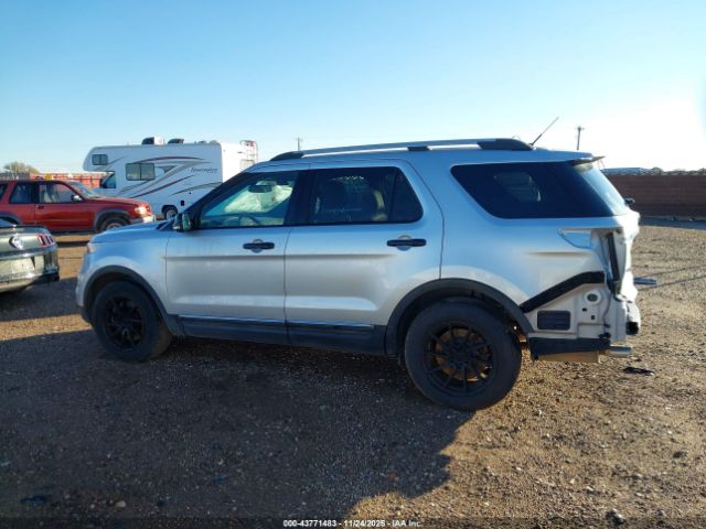 Ford Explorer Xlt Image 15