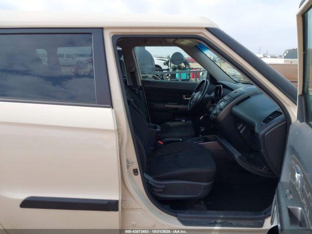 Kia Soul + Image 15