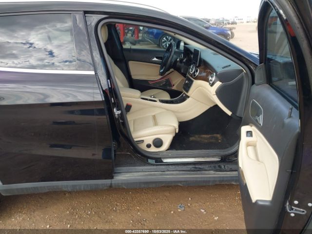 Mercedes-Benz GLA 4matic Image 5