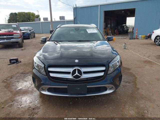 Mercedes-Benz GLA 4matic Image 10