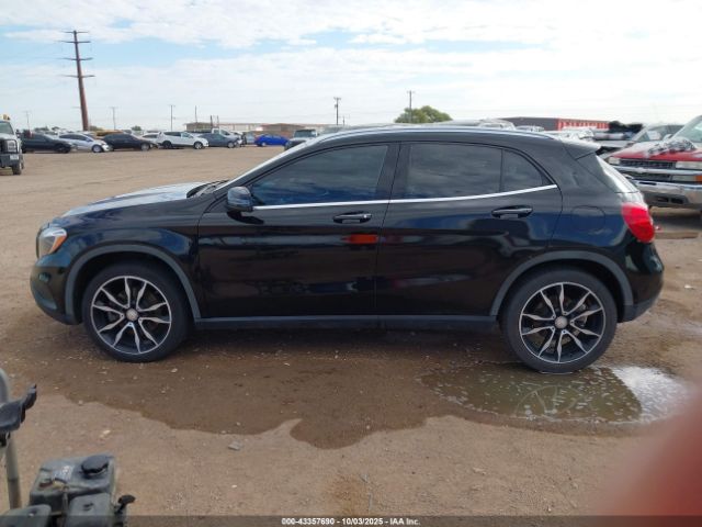 Mercedes-Benz GLA 4matic Image 15