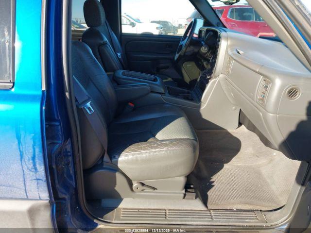 Chevrolet Avalanche 1500 Image 7