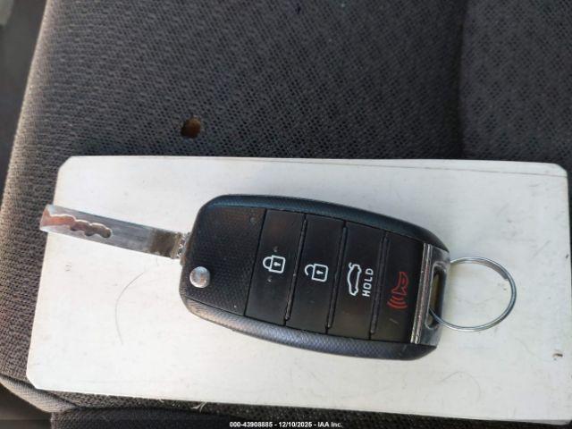 Kia Optima Lx Image 10