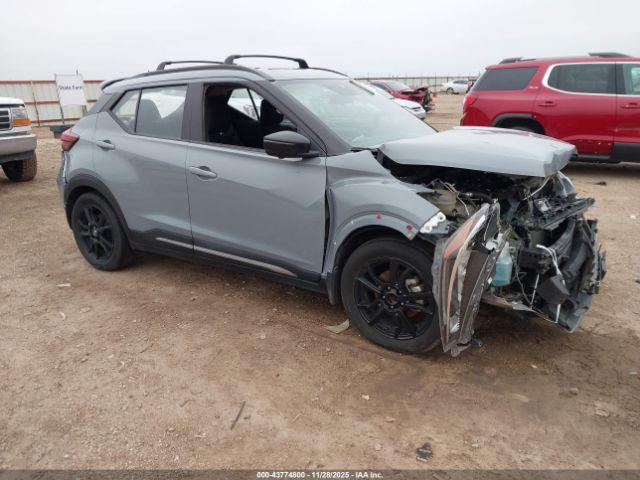  Salvage Nissan Kicks