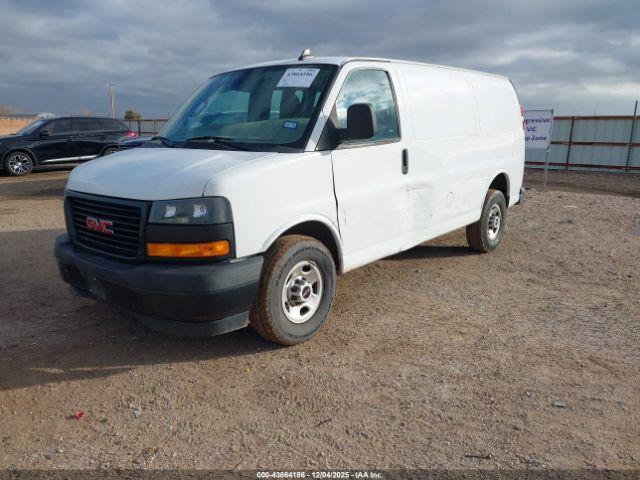 GMC Savana Work Van Image 7