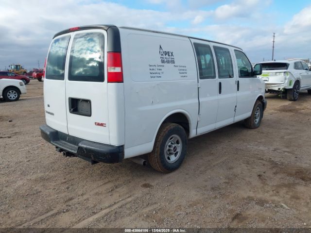 GMC Savana Work Van Image 14
