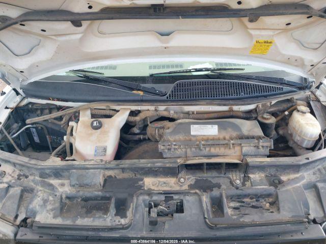 GMC Savana Work Van Image 5