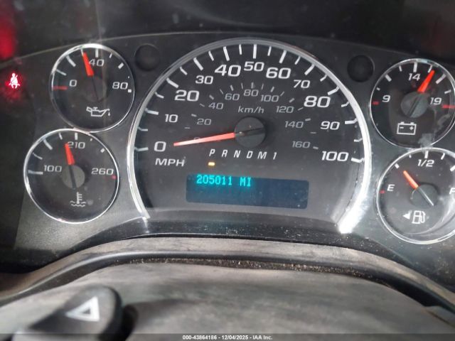 GMC Savana Work Van Image 12