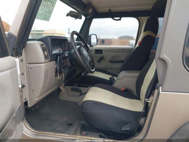 Jeep Wrangler Rubicon Image 12