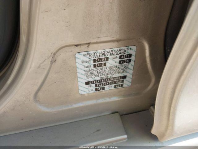 Jaguar X-Type 2.5 Image 8