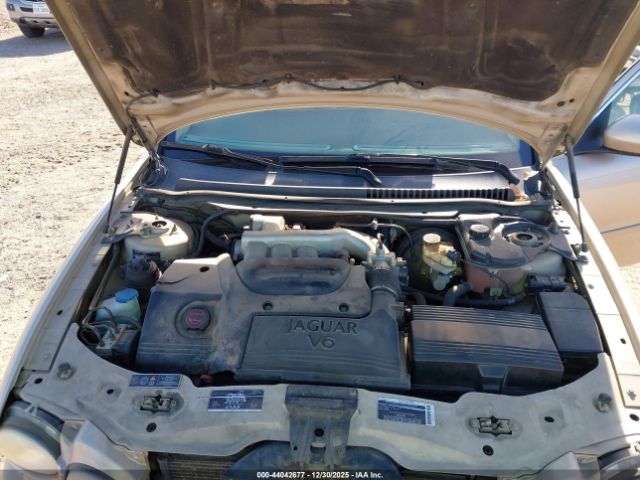 Jaguar X-Type 2.5 Image 6