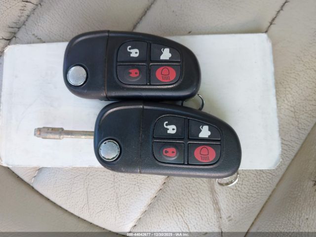 Jaguar X-Type 2.5 Image 9