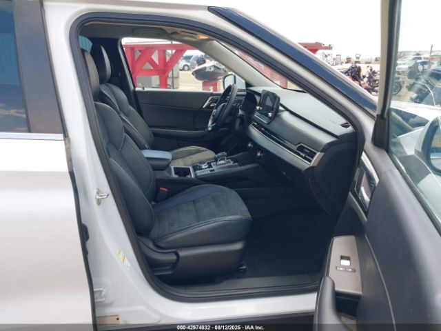 Mitsubishi Outlander Image 11