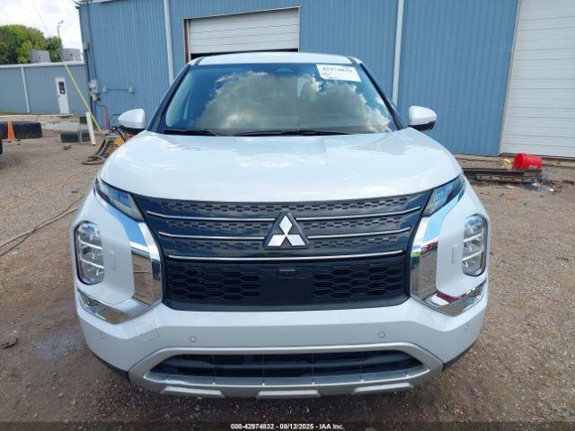 Mitsubishi Outlander Image 3