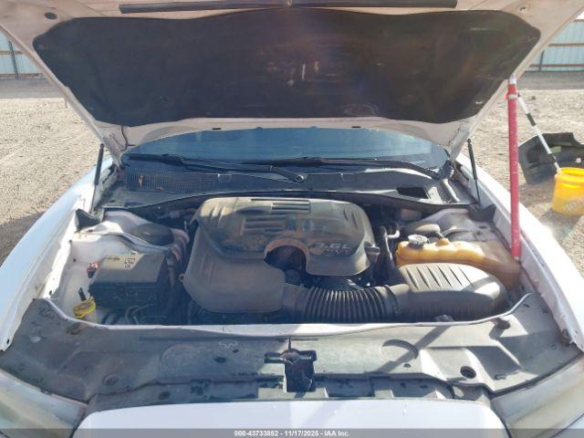 Dodge Charger Se Image 11