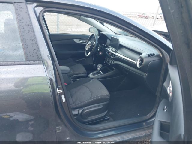 Kia Forte Lxs Image 10