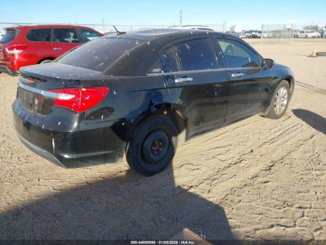 Chrysler 200 Limited Image 3