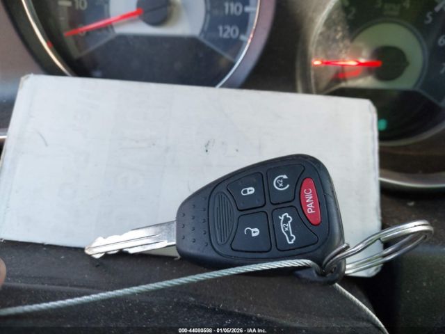 Chrysler 200 Limited Image 9