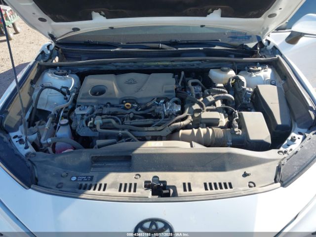 Toyota Camry Se Image 9