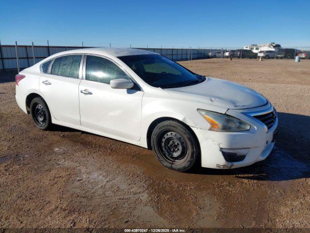  Salvage Nissan Altima
