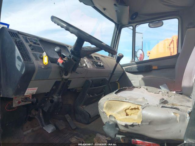 Freightliner Medium Conventional Fl70 Image 11