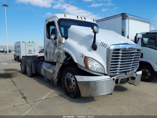  Salvage Freightliner Cascadia 125
