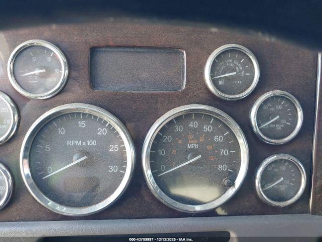 Peterbilt 389 Image 5