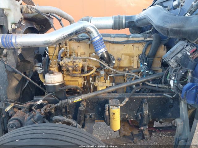 Peterbilt 389 Image 8