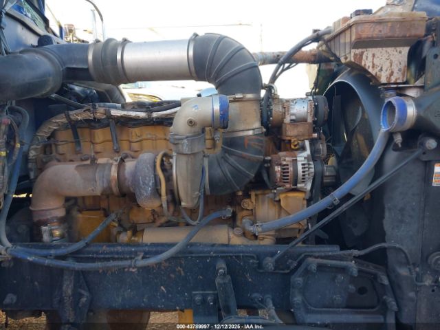 Peterbilt 389 Image 14