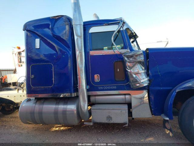 Peterbilt 389 Image 12