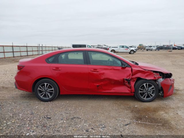 Kia Forte Lxs Image 16