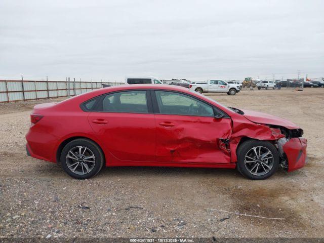 Kia Forte Lxs Image 16