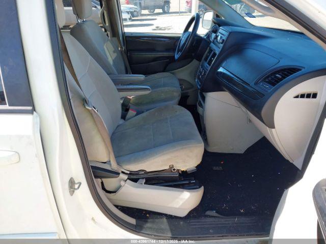 Dodge Grand Caravan Image 4