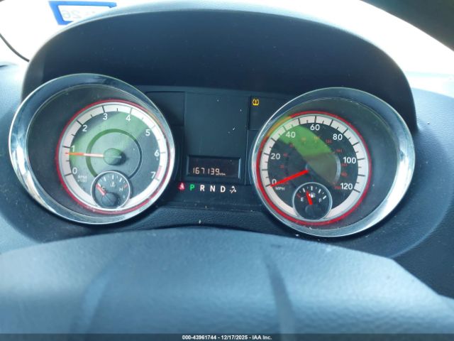 Dodge Grand Caravan Image 9