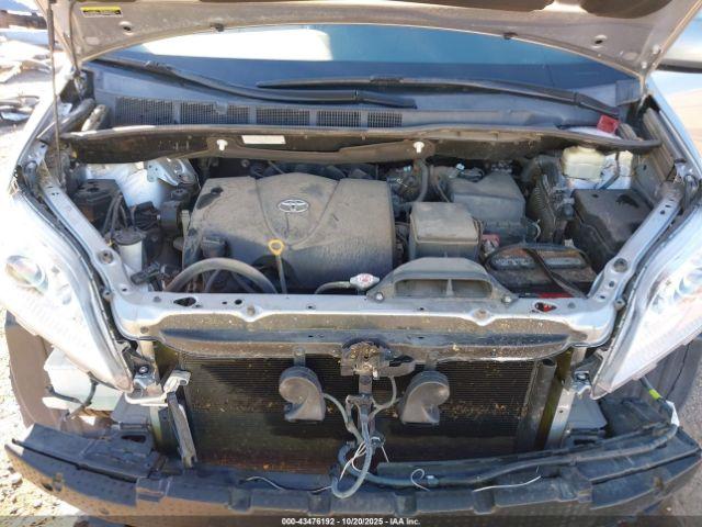 Toyota Sienna Xle Premium 8 Passenger Image 7