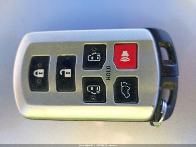 Toyota Sienna Xle Premium 8 Passenger Image 13