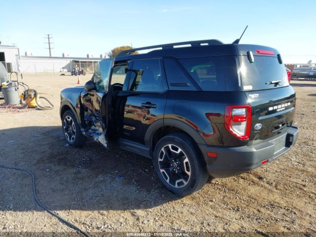 Ford Bronco Outer Banks Image 12