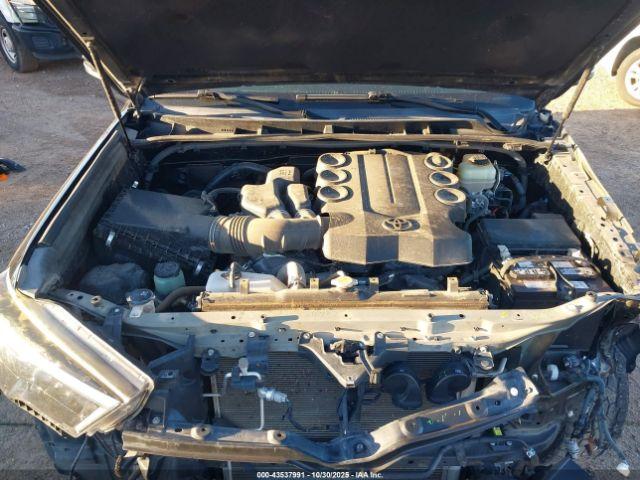 Toyota 4Runner Limited Image 2