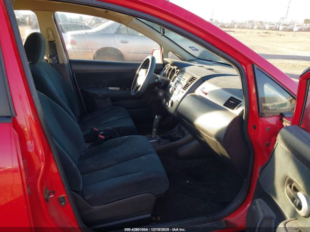 Nissan Versa 1.8s Image 7