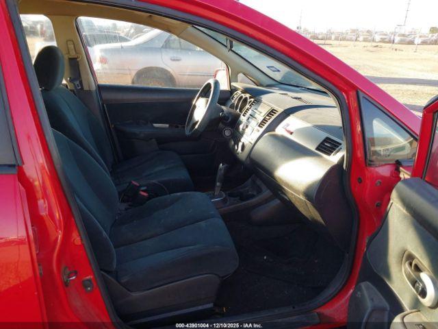 Nissan Versa 1.8s Image 7