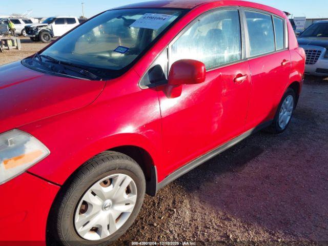 Nissan Versa 1.8s Image 2