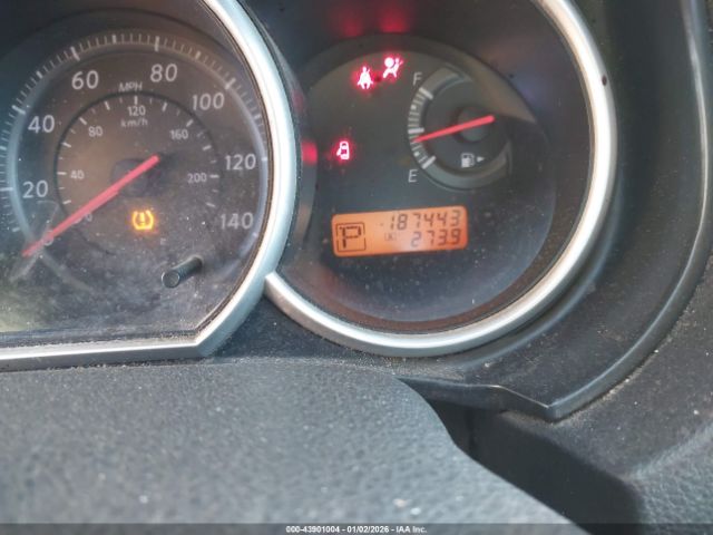 Nissan Versa 1.8s Image 8