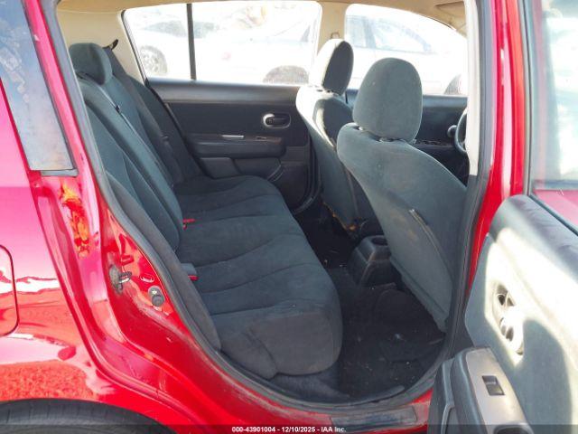 Nissan Versa 1.8s Image 5